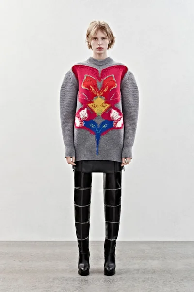 Look 10